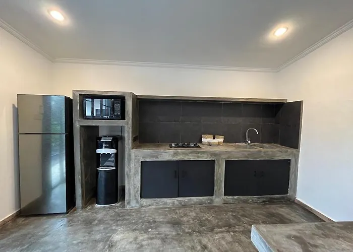 Villa Stylish 2 Bedroom In - Bright & Airy