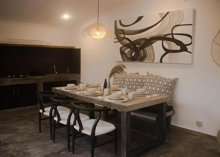 Villa Stylish 2 Bedroom In - Bright & Airy