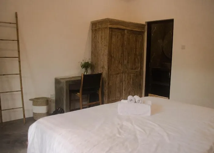 Stylish 2 Bedroom In - Bright & Airy